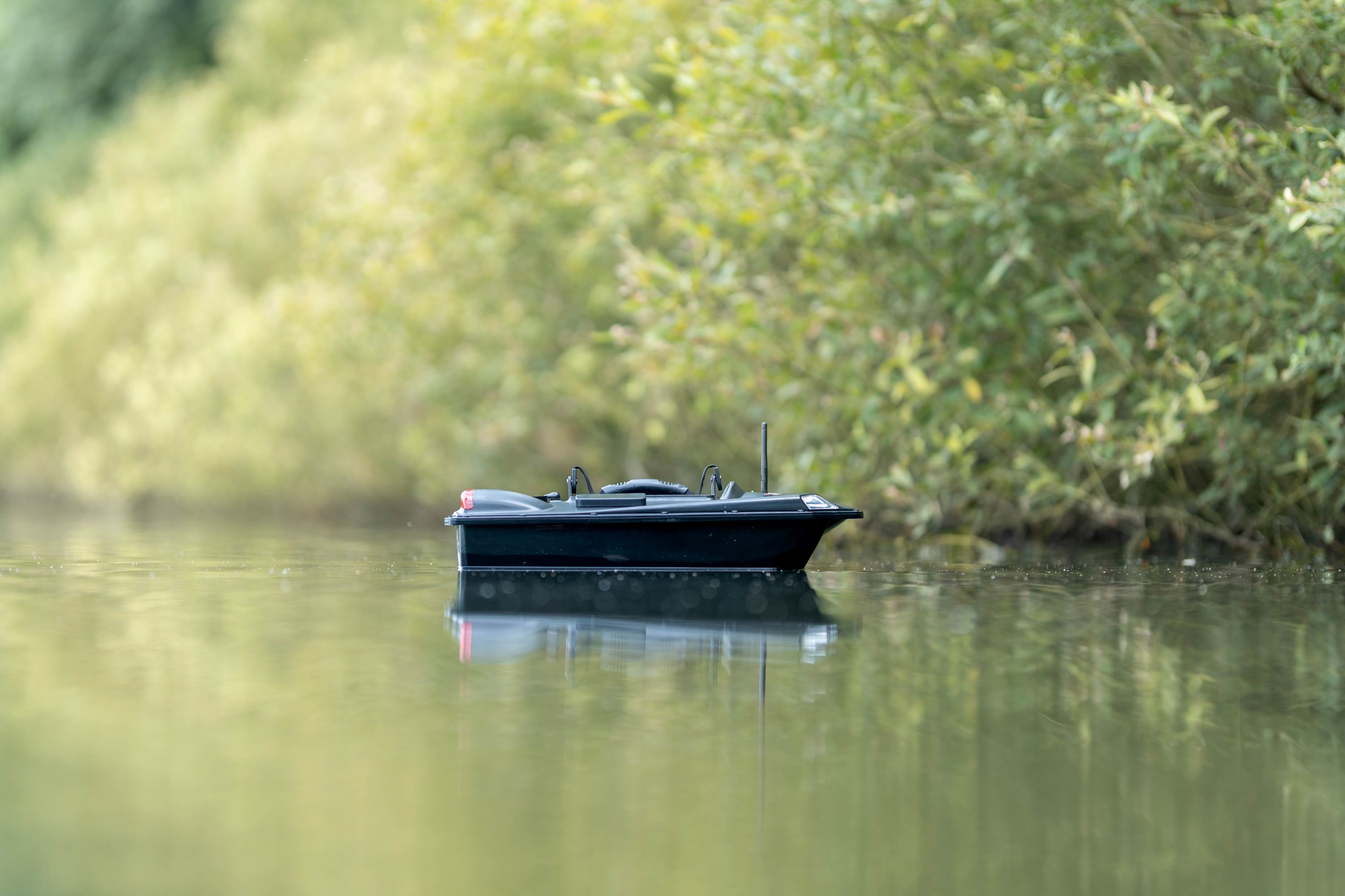 Navicarp Raider Barco Cebador