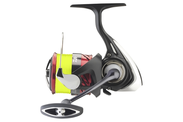 Daiwa Ninja LT 23 Carrete Spinning (Con línea trenzada)