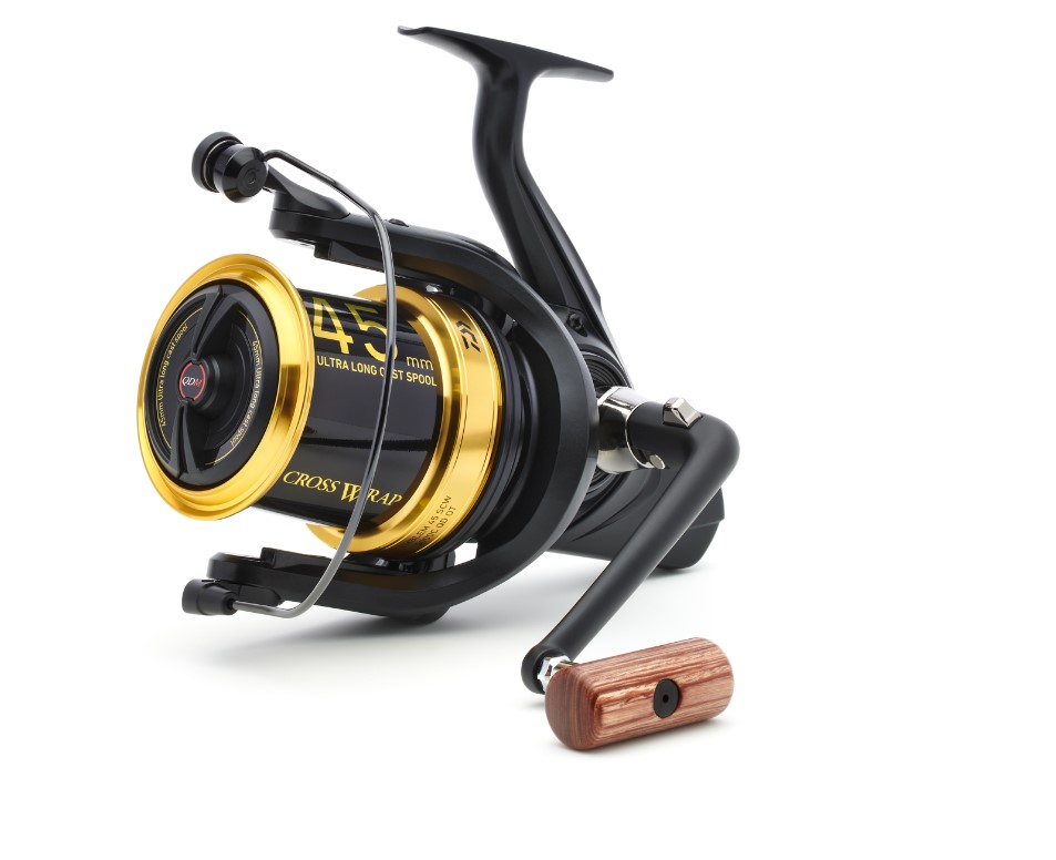 Daiwa 23 Emblem Surf 45 SCW QD Carrete para Mar - QD-OT