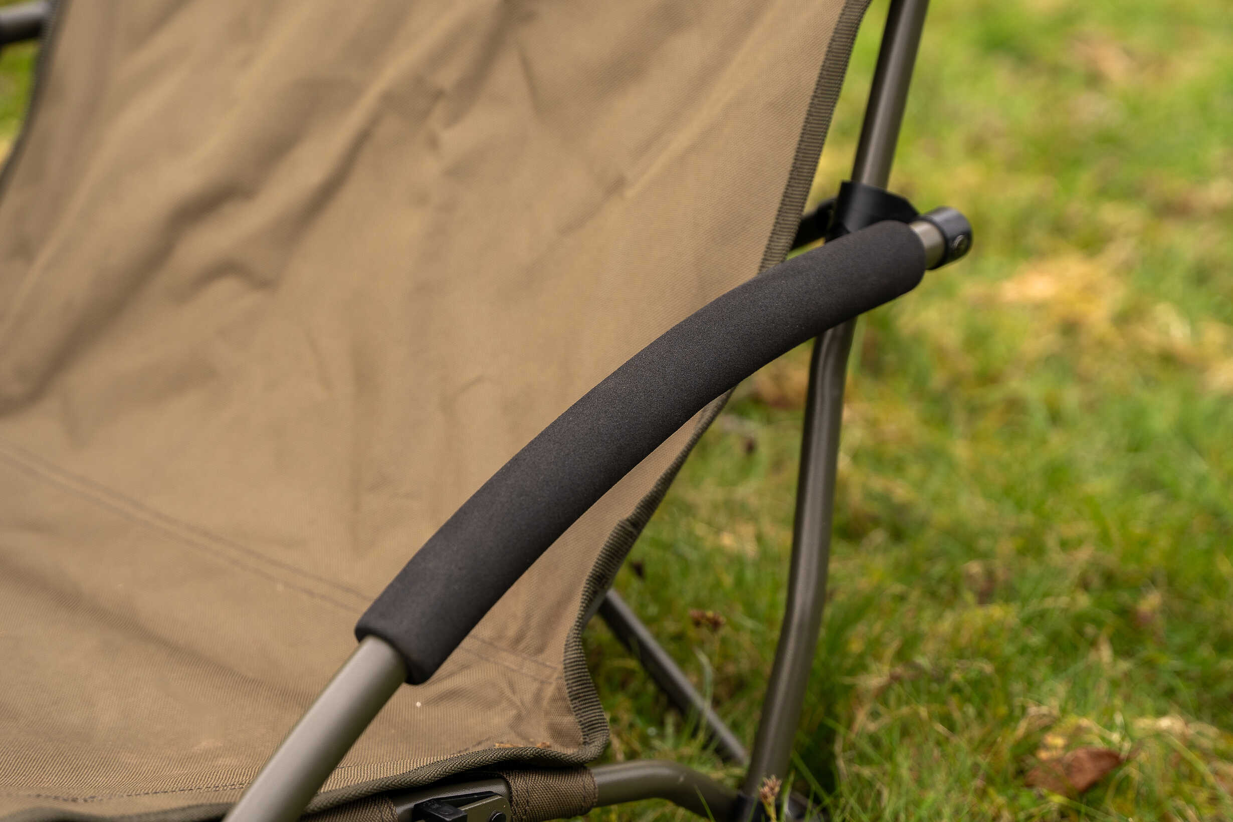 Avid Revolve Silla Baja para Pesca de Carpa