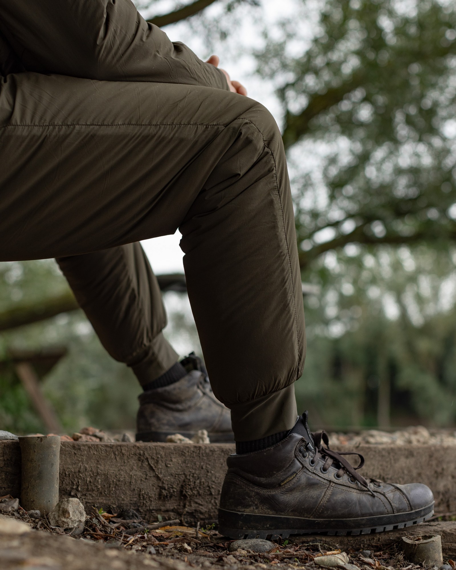 Korda Jogger Aislante Repelente al Agua Verde Oliva Oscuro